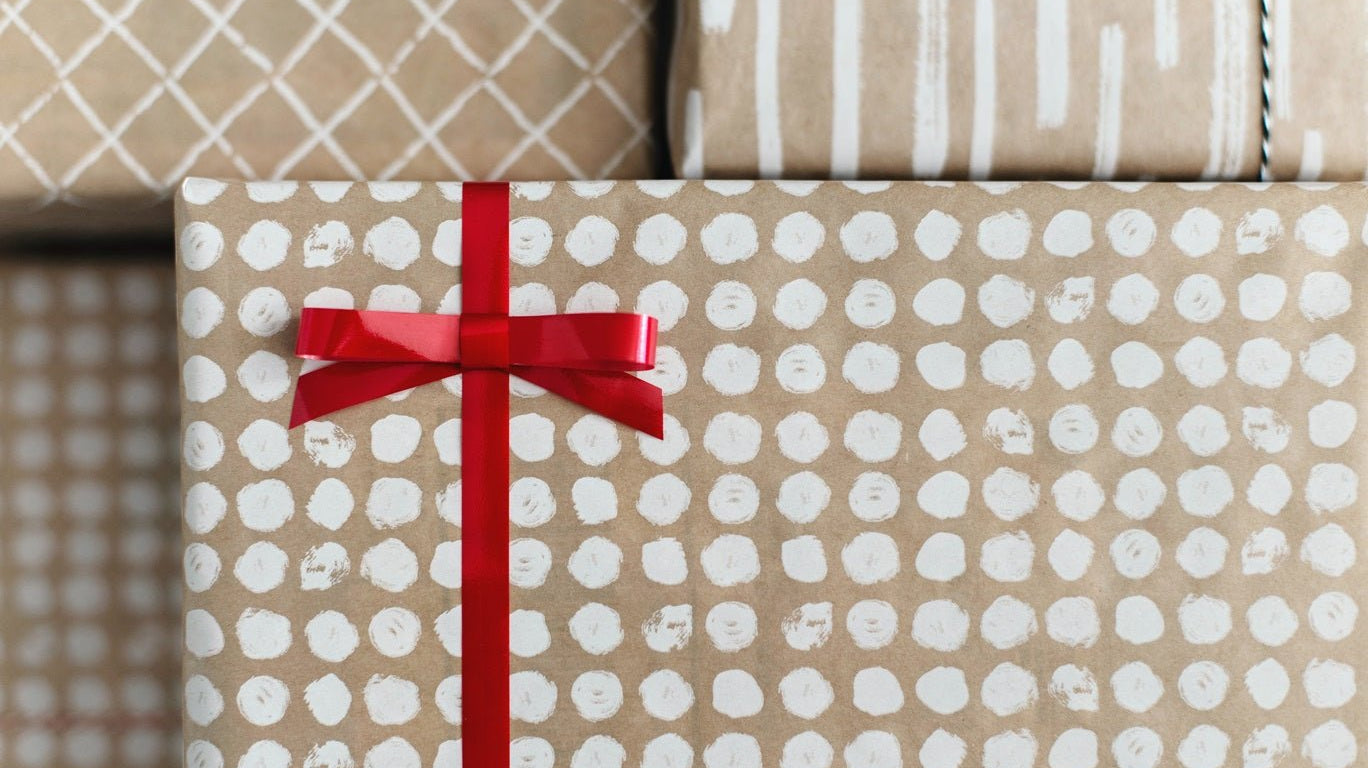 3 Personalised Gift Ideas for your loved ones this festive season! - The Signature Box