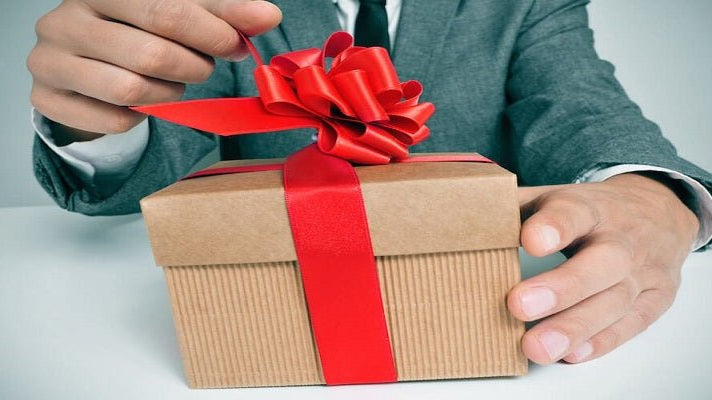 How to Choose the Best Corporate Gifts That Your Clients Appreciate - The Signature Box